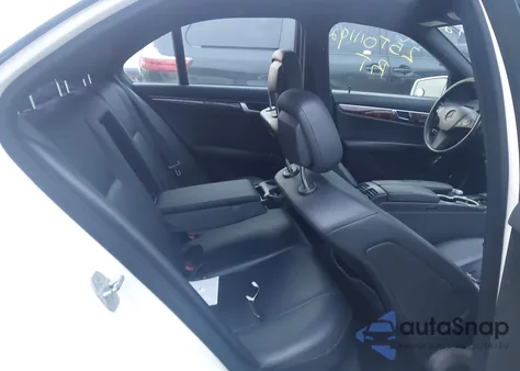 2010 Mercedes-Benz C 300 Sport 4Matic из США, поврежденный, VIN WDDGF8BB8AF453930